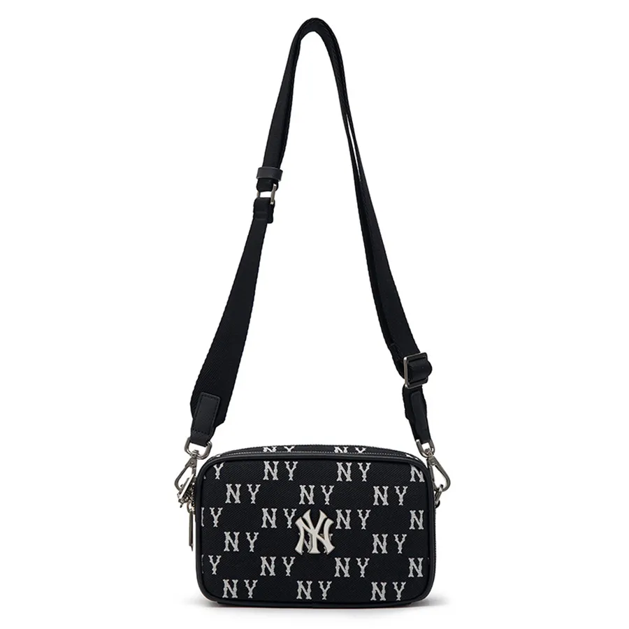 tui-deo-cheo-mlb-mini-monogram-jacquard-new-york-yankees-3acrs014n-50bks-mau-den-65bb48ef4219c-01022024143159