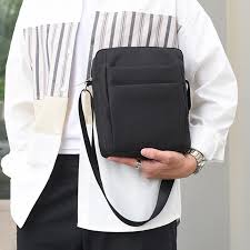  Các loại túi đeo chéo nam phổ biến